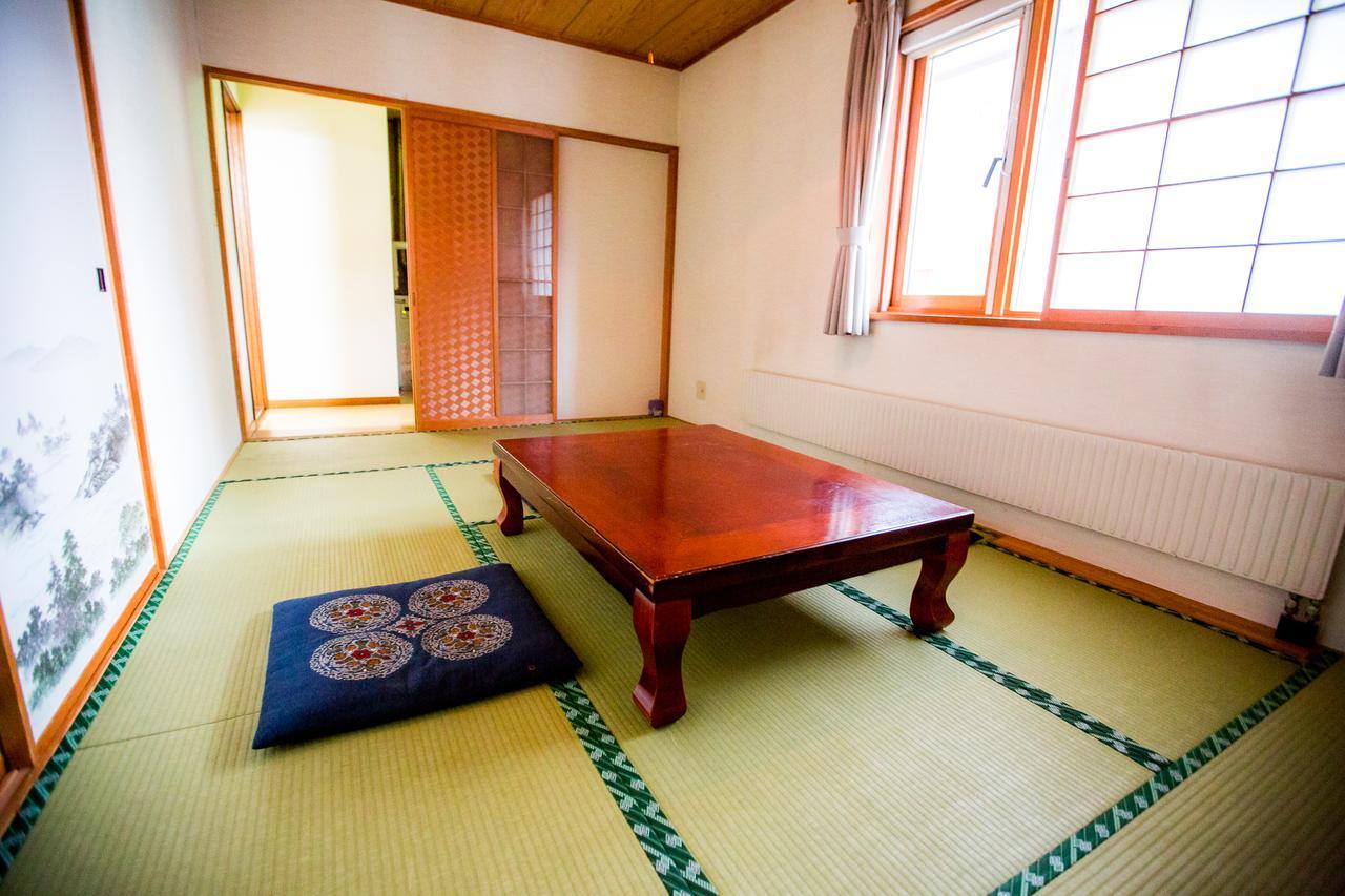 Rusutsu Lodges Pension Lilla Huset Niseko Luaran gambar